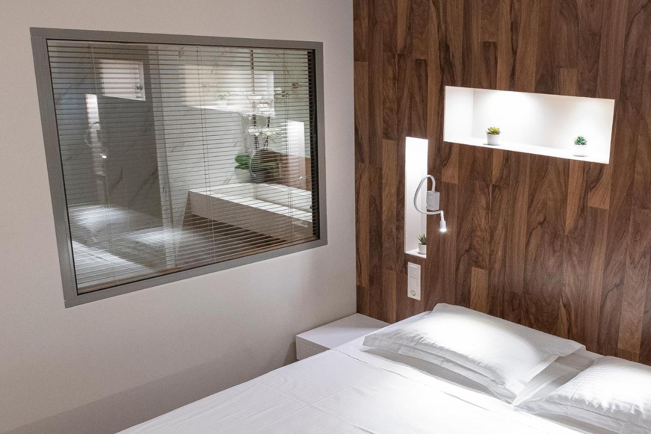 Mj Luxury Suites เอเธนส์ ภายนอก รูปภาพ