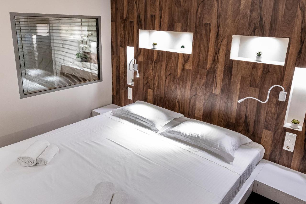 Mj Luxury Suites เอเธนส์ ภายนอก รูปภาพ