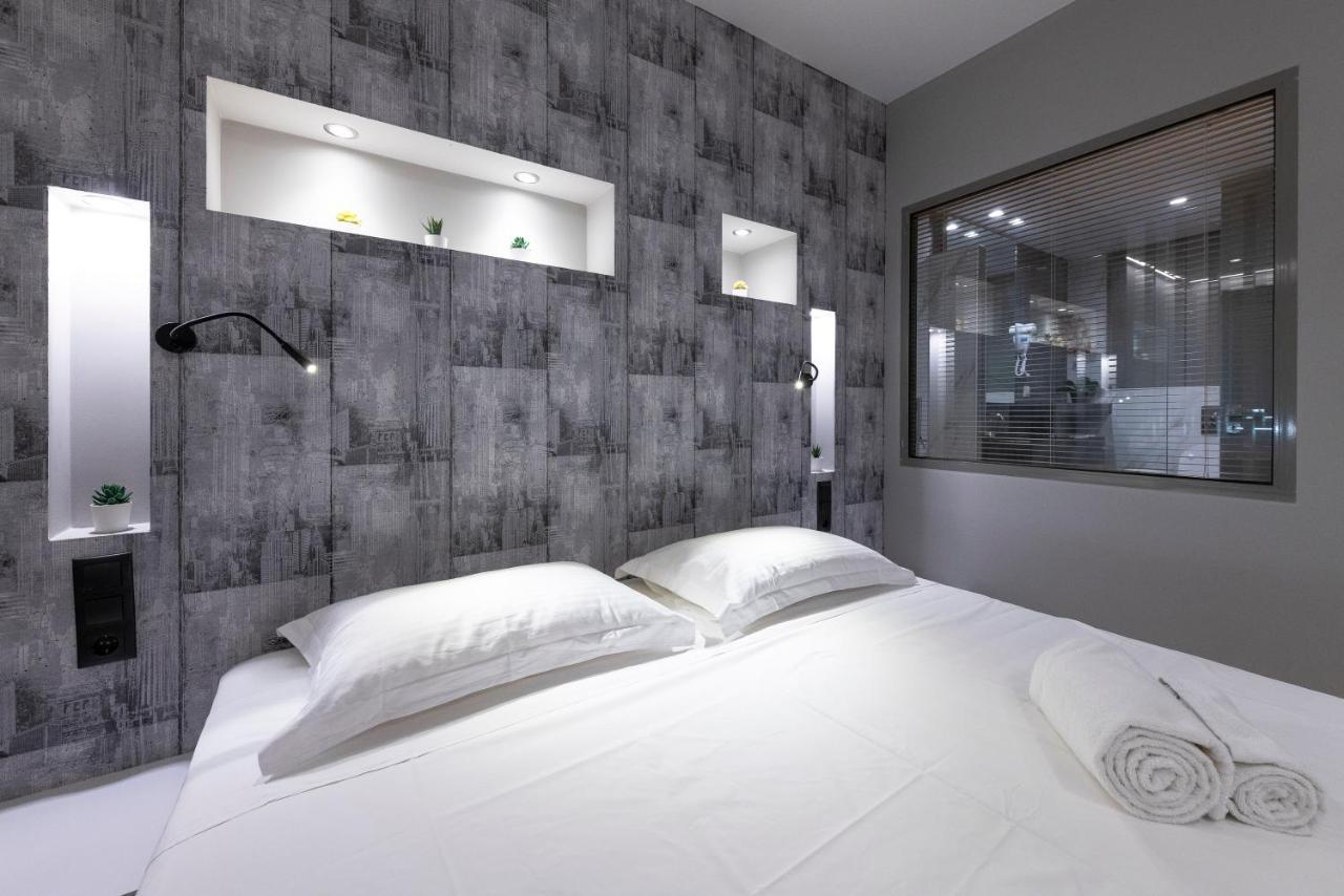 Mj Luxury Suites เอเธนส์ ภายนอก รูปภาพ