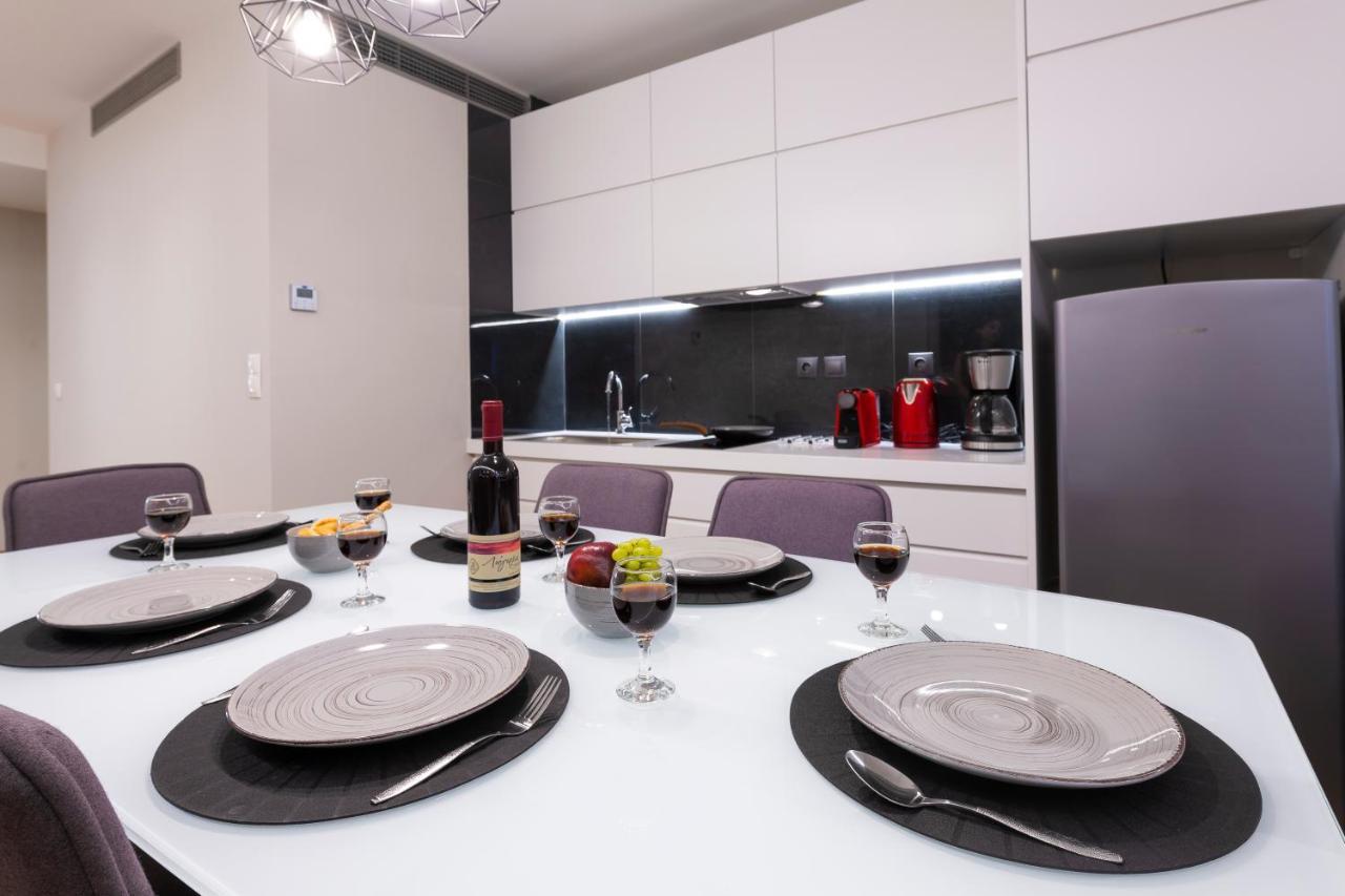 Mj Luxury Suites เอเธนส์ ภายนอก รูปภาพ