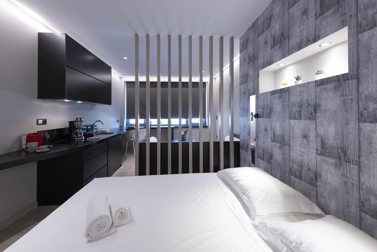 Mj Luxury Suites เอเธนส์ ภายนอก รูปภาพ