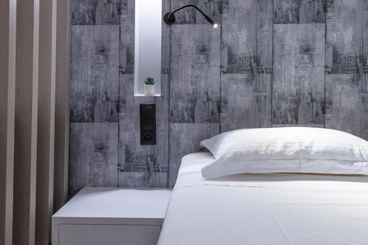 Mj Luxury Suites เอเธนส์ ภายนอก รูปภาพ
