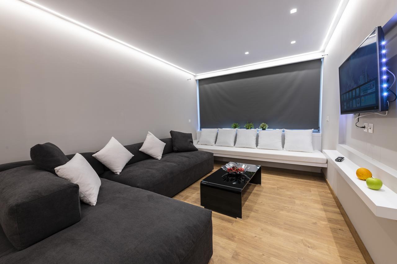 Mj Luxury Suites เอเธนส์ ภายนอก รูปภาพ
